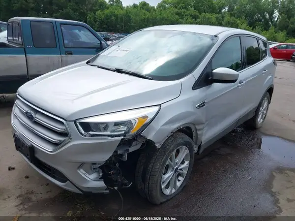 1FMCU9G95HUD44482 2017 FORD ESCAPE - Image 2