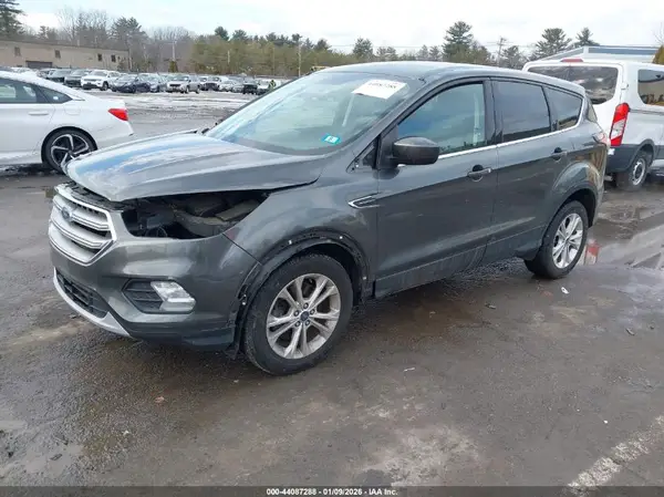 1FMCU9G96HUA28766 2017 FORD ESCAPE - Image 2