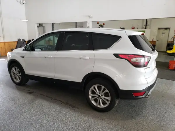1FMCU9G96HUA69625 2017 FORD ESCAPE - Image 2