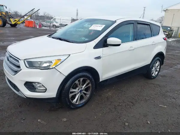 1FMCU9G96HUB27720 2017 FORD ESCAPE - Image 2