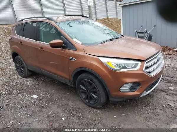 1FMCU9G96HUC12475 2017 FORD ESCAPE - Image 1