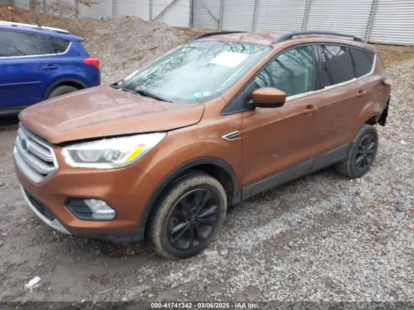 1FMCU9G96HUC12475 2017 FORD ESCAPE - Image 2