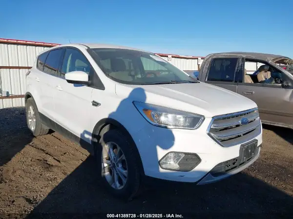 1FMCU9G96HUC35870 2017 FORD ESCAPE - Image 1