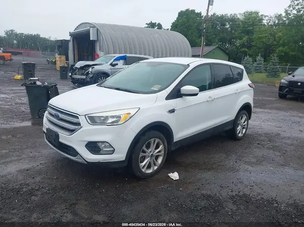 1FMCU9G96HUC97267 2017 FORD ESCAPE - Image 2