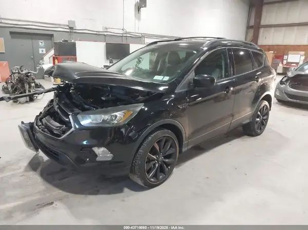 1FMCU9G96HUD32633 2017 FORD ESCAPE - Image 2