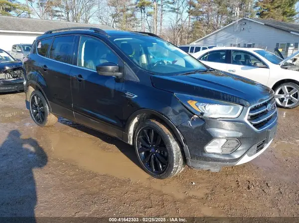 1FMCU9G96HUD67916 2017 FORD ESCAPE - Image 1