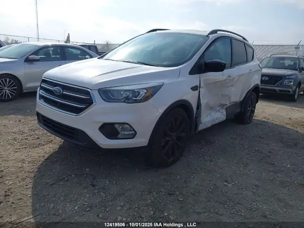 1FMCU9G96HUD89558 2017 FORD ESCAPE - Image 2