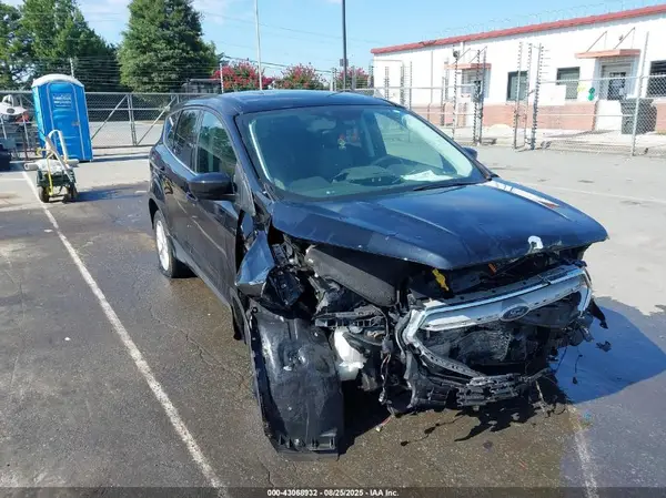 1FMCU9G96KUB66380 2019 FORD ESCAPE - Image 1
