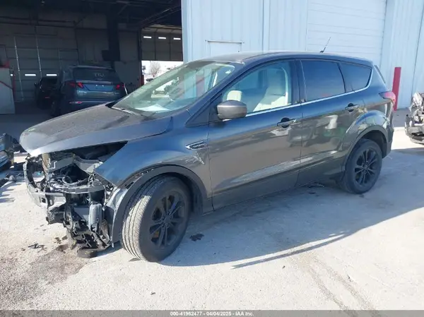 1FMCU9G96KUB83387 2019 FORD ESCAPE - Image 2