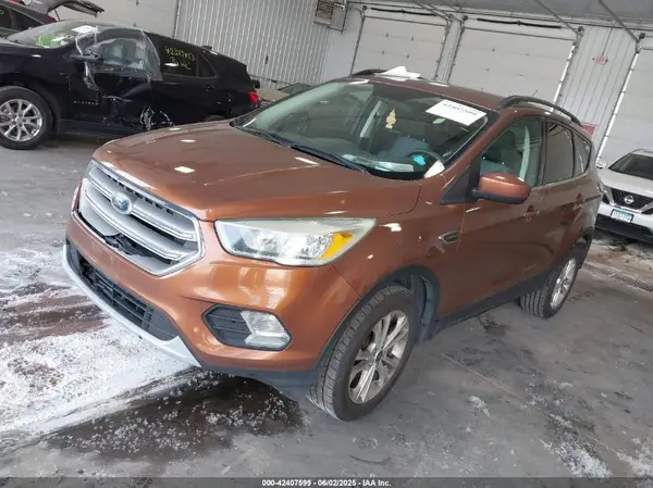 1FMCU9G97HUA05884 2017 FORD ESCAPE - Image 2