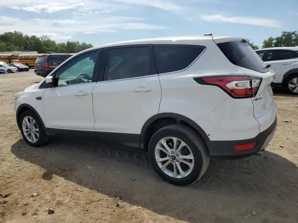 1FMCU9G97HUA17971 2017 FORD ESCAPE - Image 2