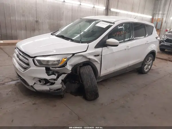 1FMCU9G97HUA69620 2017 FORD ESCAPE - Image 2