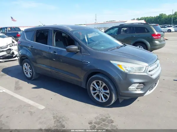 1FMCU9G97HUA95568 2017 FORD ESCAPE - Image 1