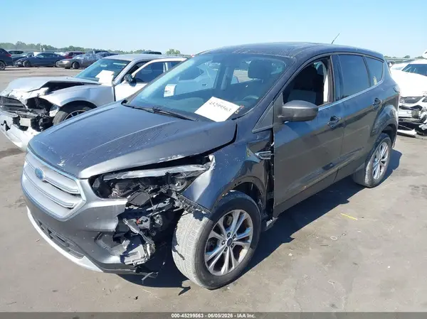 1FMCU9G97HUA95568 2017 FORD ESCAPE - Image 2