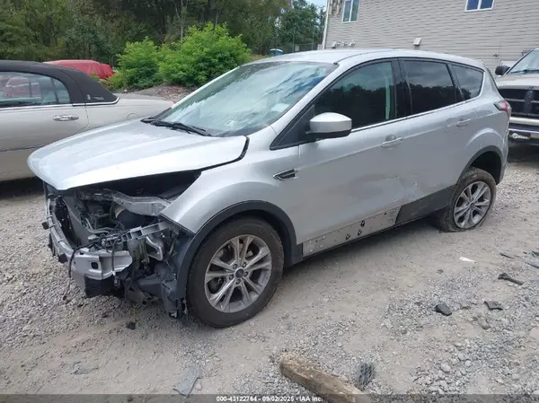 1FMCU9G97HUB08450 2017 FORD ESCAPE - Image 2