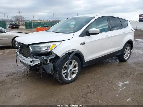 1FMCU9G97HUB80281 2017 FORD ESCAPE - Image 2