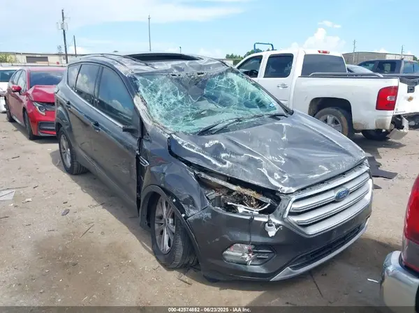1FMCU9G97HUC96547 2017 FORD ESCAPE - Image 1