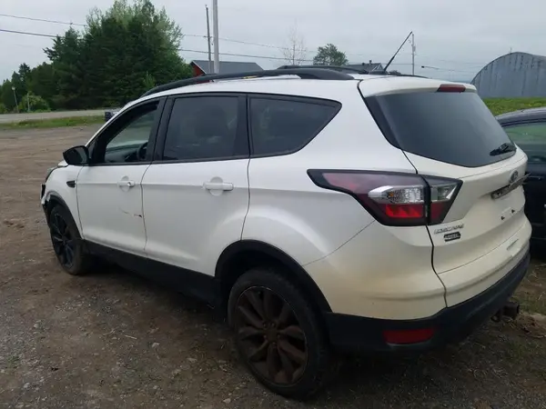 1FMCU9G97HUD00340 2017 FORD ESCAPE - Image 2