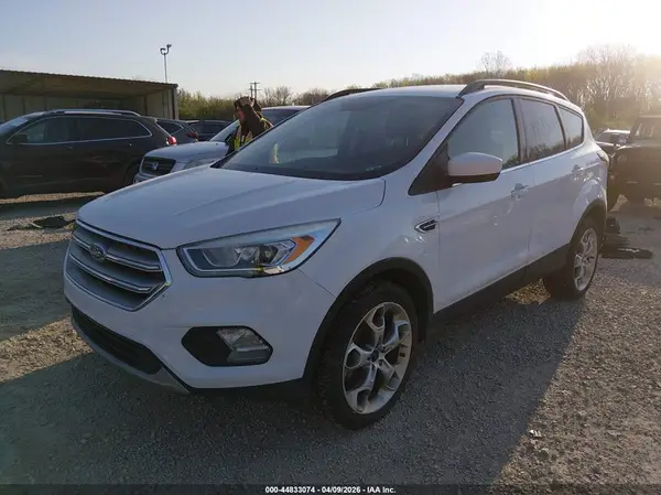 1FMCU9G97HUD58156 2017 FORD ESCAPE - Image 2