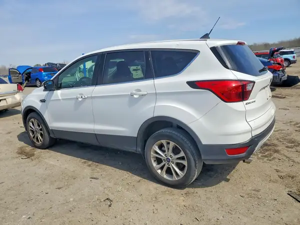 1FMCU9G97KUC08667 2019 FORD ESCAPE - Image 2