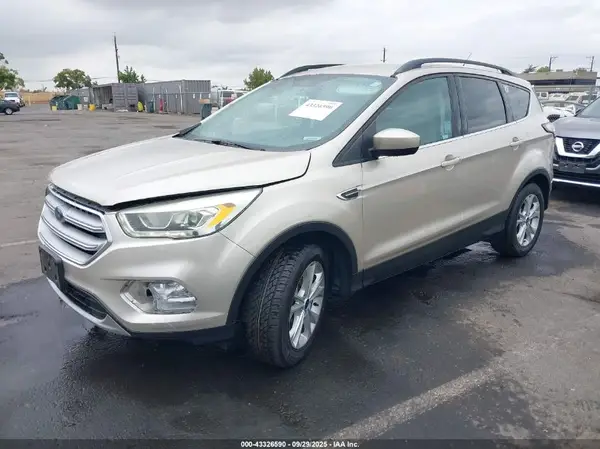 1FMCU9G98HUA25769 2017 FORD ESCAPE - Image 2
