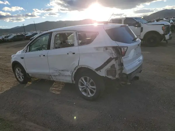 1FMCU9G98HUA25822 2017 FORD ESCAPE - Image 2