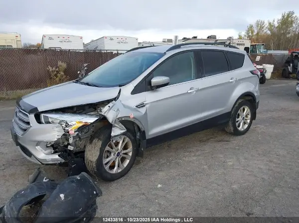 1FMCU9G98HUA35041 2017 FORD ESCAPE - Image 2