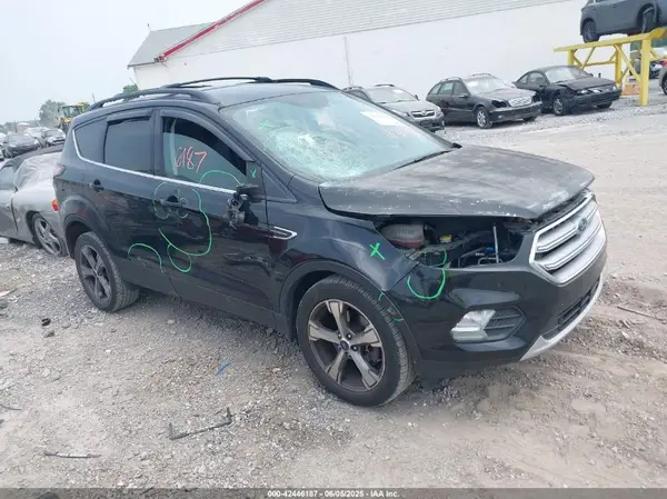 1FMCU9G98HUA98558 2017 FORD ESCAPE - Image 1