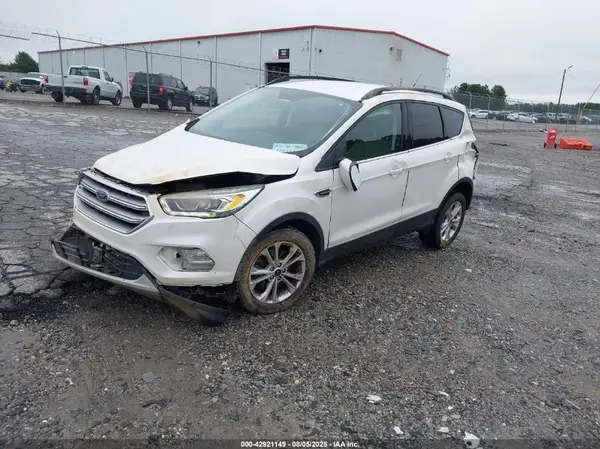 1FMCU9G98HUA99094 2017 FORD ESCAPE - Image 2