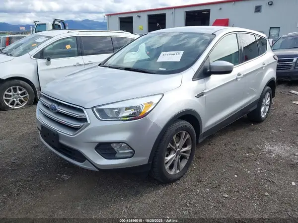1FMCU9G98HUC03373 2017 FORD ESCAPE - Image 2