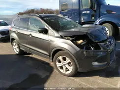 1FMCU9G99GUA33121 2016 FORD ESCAPE