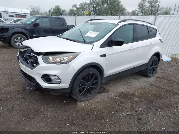 1FMCU9G99HUA04378 2017 FORD ESCAPE - Image 2