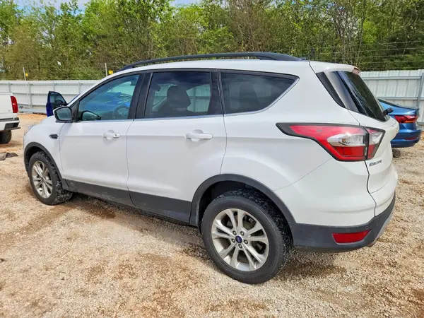 1FMCU9G99HUA26316 2017 FORD ESCAPE - Image 2