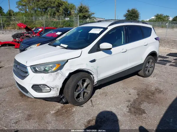 1FMCU9G99HUC92595 2017 FORD ESCAPE - Image 2