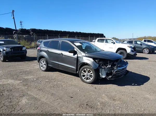 1FMCU9G99HUD29662 2017 FORD ESCAPE - Image 1