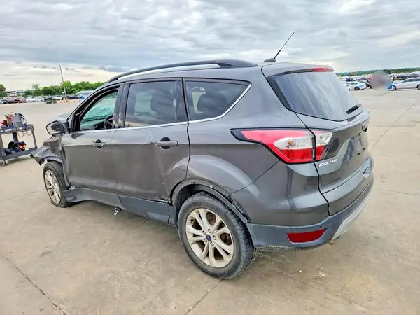 1FMCU9G99HUD68140 2017 FORD ESCAPE - Image 2