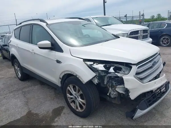 1FMCU9G99HUE31303 2017 FORD ESCAPE - Image 1