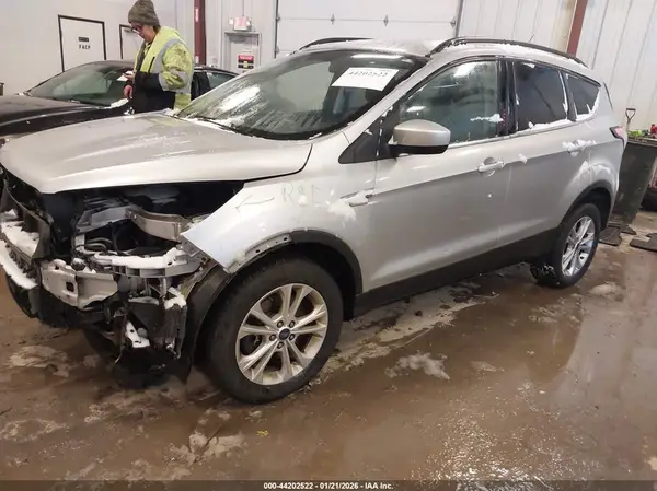 1FMCU9G99HUE46304 2017 FORD ESCAPE - Image 2