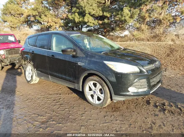 1FMCU9G9XGUA69318 2016 FORD ESCAPE - Image 1