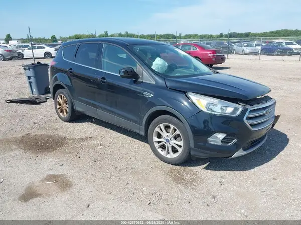 1FMCU9G9XHUA98500 2017 FORD ESCAPE - Image 1