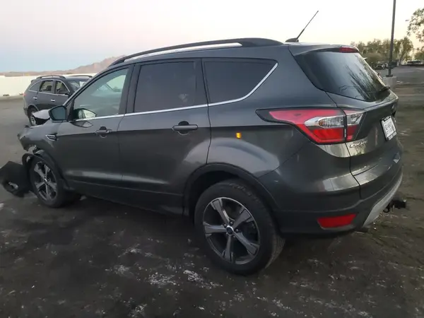 1FMCU9G9XHUB01640 2017 FORD ESCAPE - Image 2