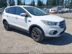 1FMCU9G9XHUC27464 2017 FORD ESCAPE