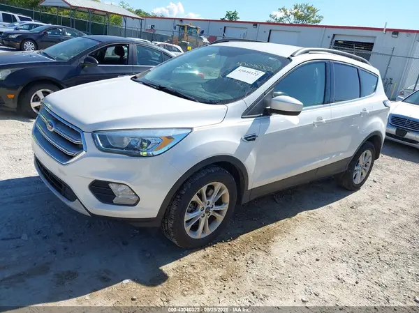 1FMCU9G9XHUD39780 2017 FORD ESCAPE - Image 2