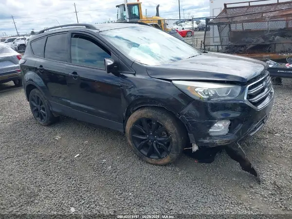1FMCU9G9XHUD59608 2017 FORD ESCAPE - Image 1