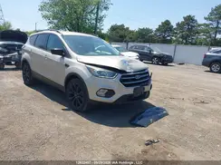 1FMCU9G9XHUE78372 2017 FORD ESCAPE