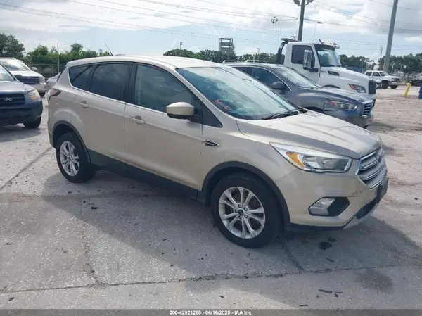 1FMCU9G9XHUF11239 2017 FORD ESCAPE - Image 1