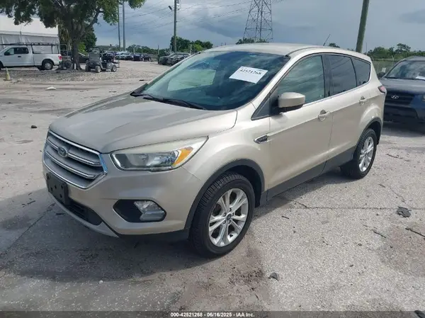1FMCU9G9XHUF11239 2017 FORD ESCAPE - Image 2