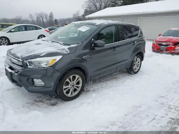 1FMCU9GD0HUA08484 2017 FORD ESCAPE - Image 2