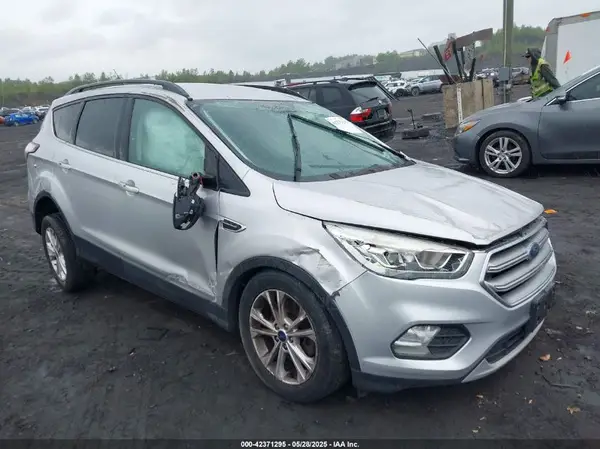 1FMCU9GD0HUA86621 2017 FORD ESCAPE - Image 1