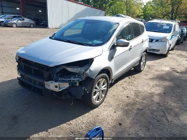 1FMCU9GD0HUB45988 2017 FORD ESCAPE - Image 2